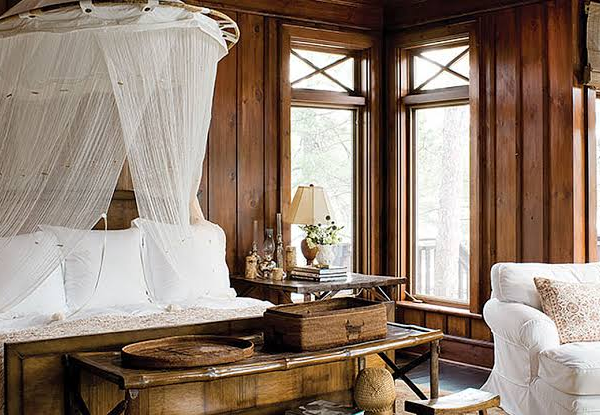 Cozy Bedroom Design Ideas with Canopy Beds and Soft Ambient Lighting